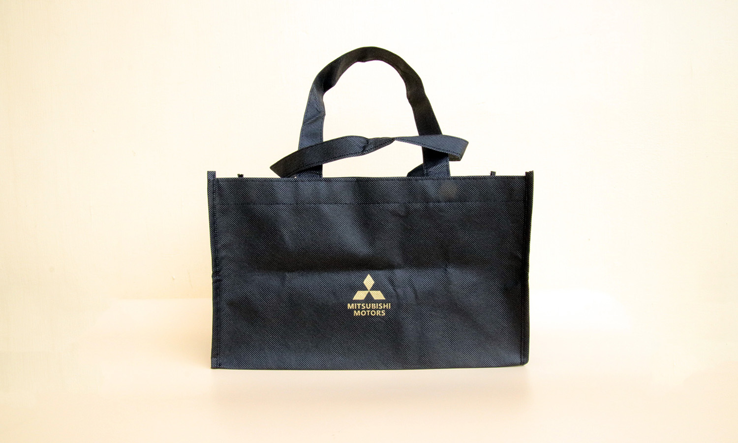 Dust bag<br />
3D Tote Bag<br />
Non-woven Bag<br />
(ND-602)